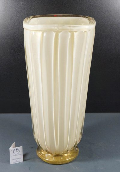 Montana – White Vase White And Gold 24 Carats