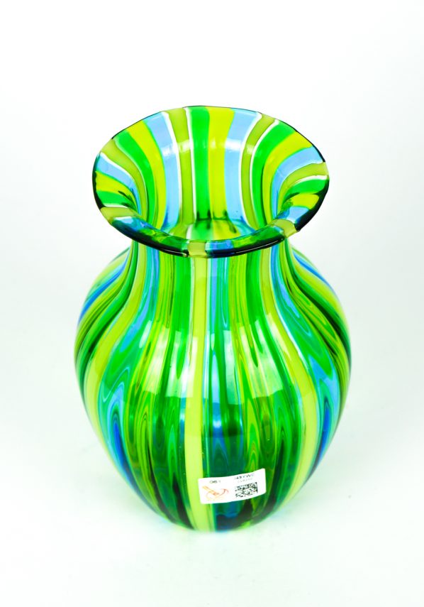 Nature - Vase In Canna Green