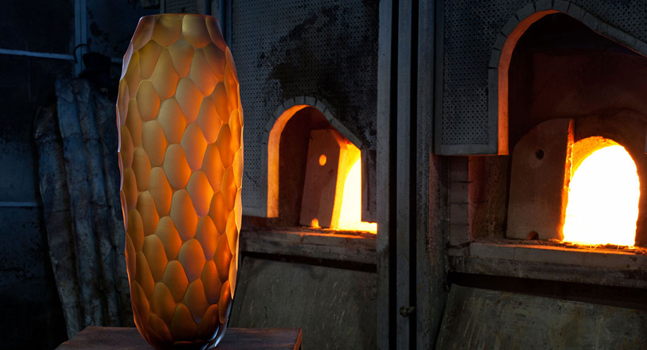 The fight against counterfeiting is done by keeping the job in Murano