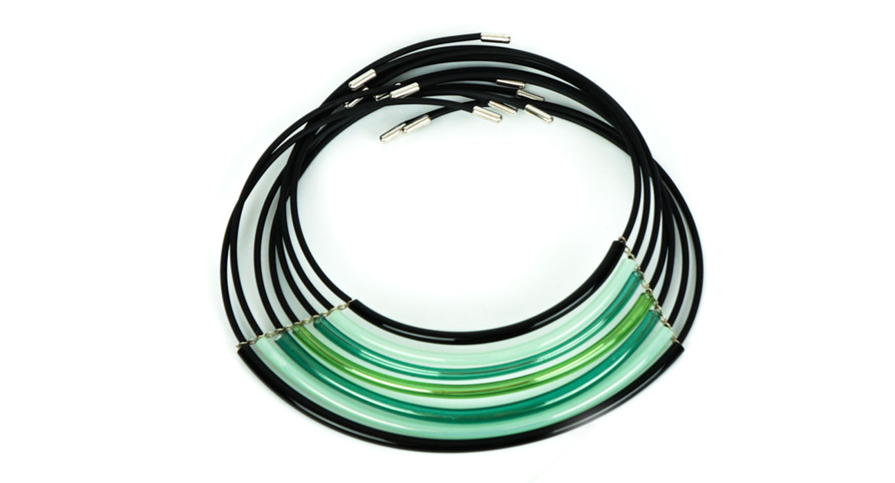 Idee regalo per Natale: perché scegliere gioielli in vetro di Murano